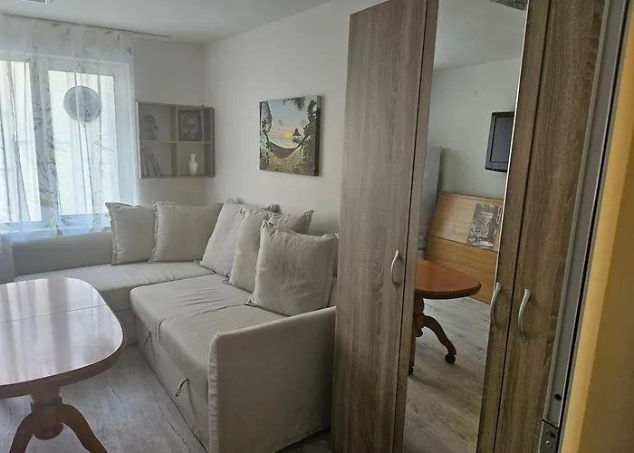 малко студио в центъра на град Ii דירה